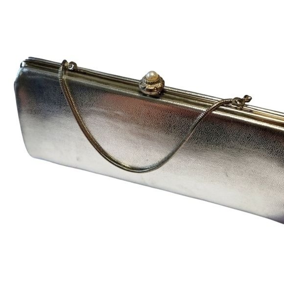 VINTAGE Glam Silver Metallic Faux (?) Leather Pearl Snap Jeweled Clutch Handbag - Picture 2 of 7